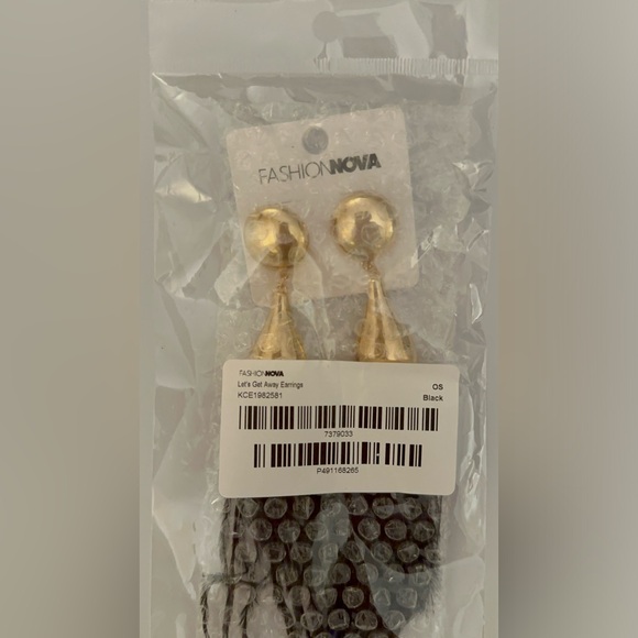 Let’s Get Away Earrings - Black Feathers - Picture 5 of 6